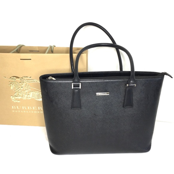 Burberry Handbags - Authentic Burberry black leather executive tote